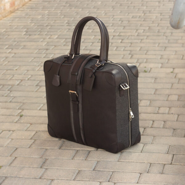León Travel Tote. Made in Spain. Made-to-order - Image 2